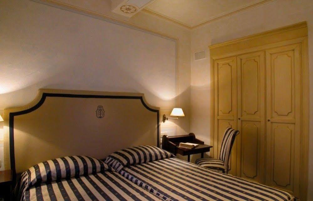 Hotel Relais Dell'Orologio Пиза Екстериор снимка
