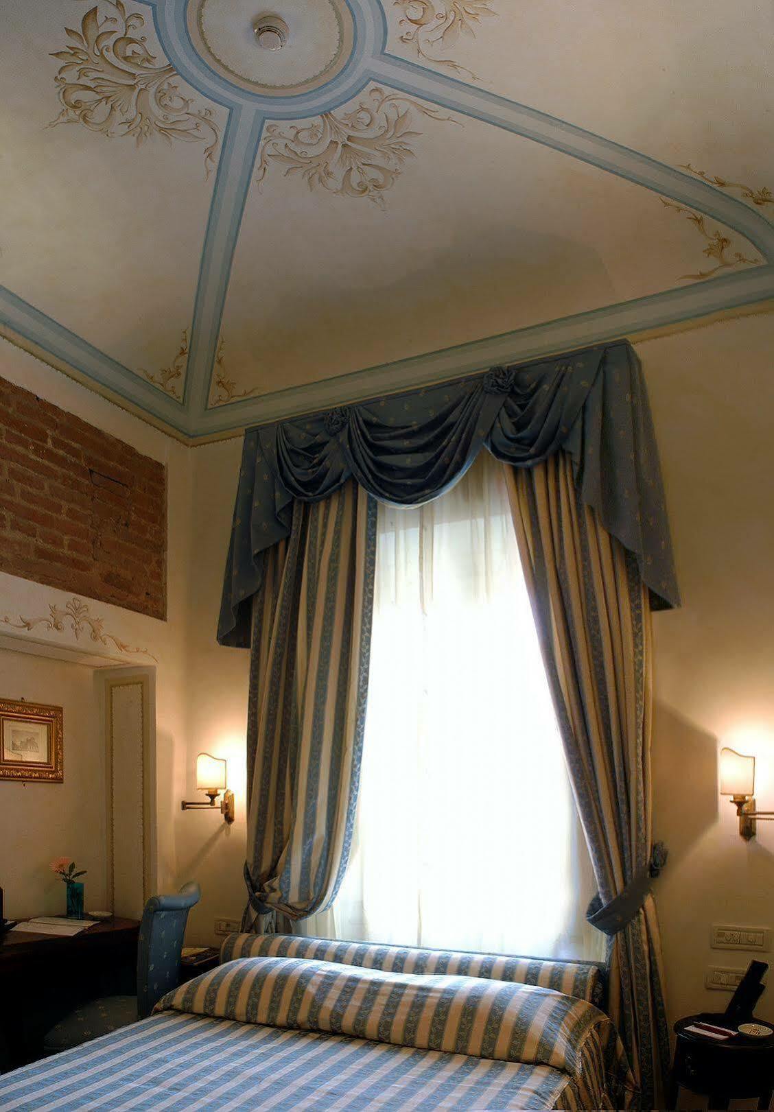 Hotel Relais Dell'Orologio Пиза Екстериор снимка